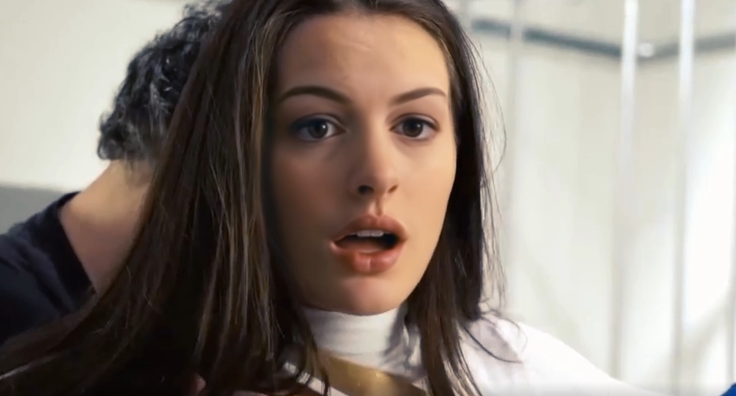 Super Anne Hathaway