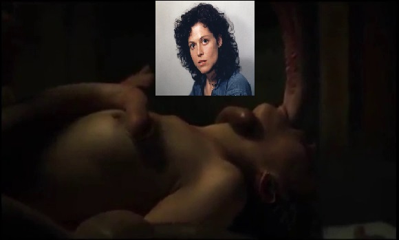 Sigourney Weaver VS Alien