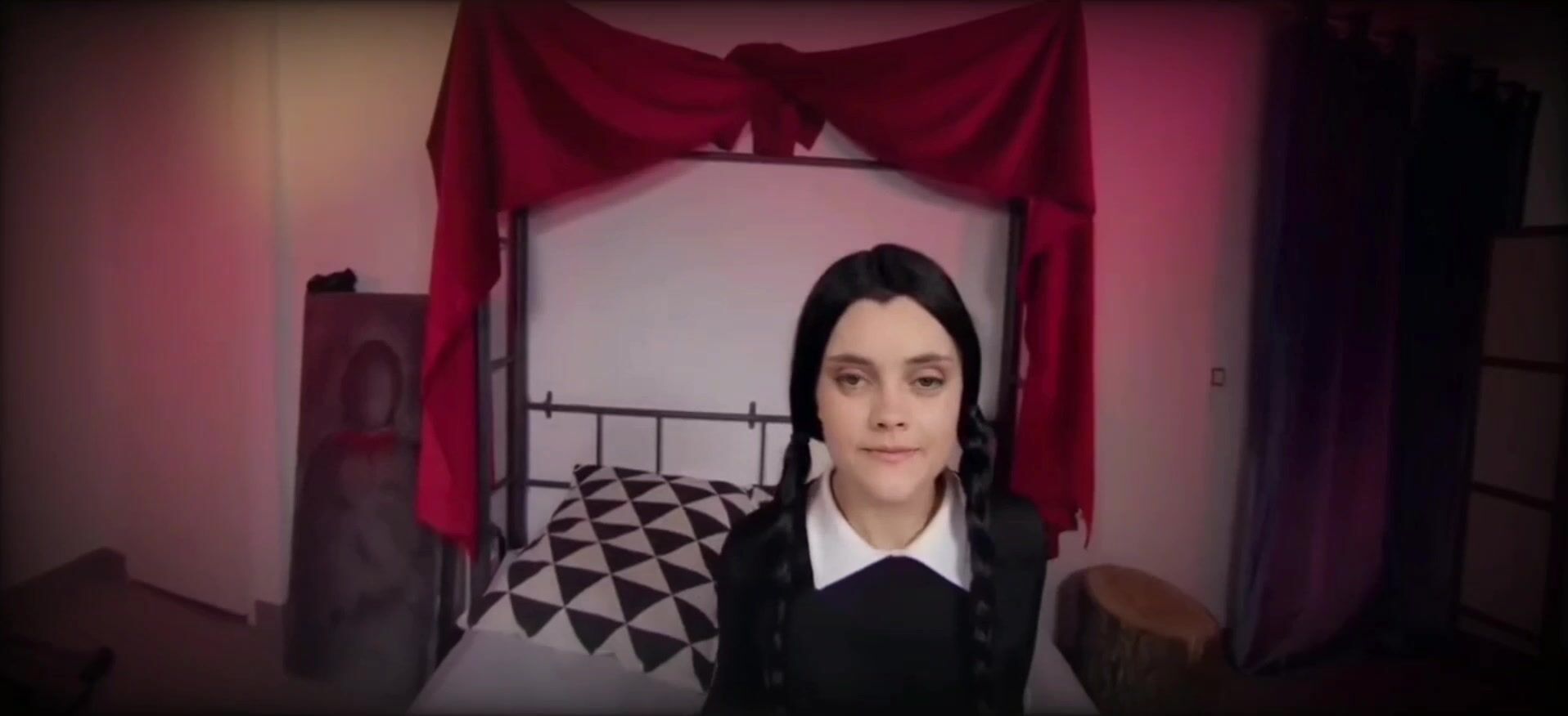 Wednesday Addams(Christiana Ricci) wants to play